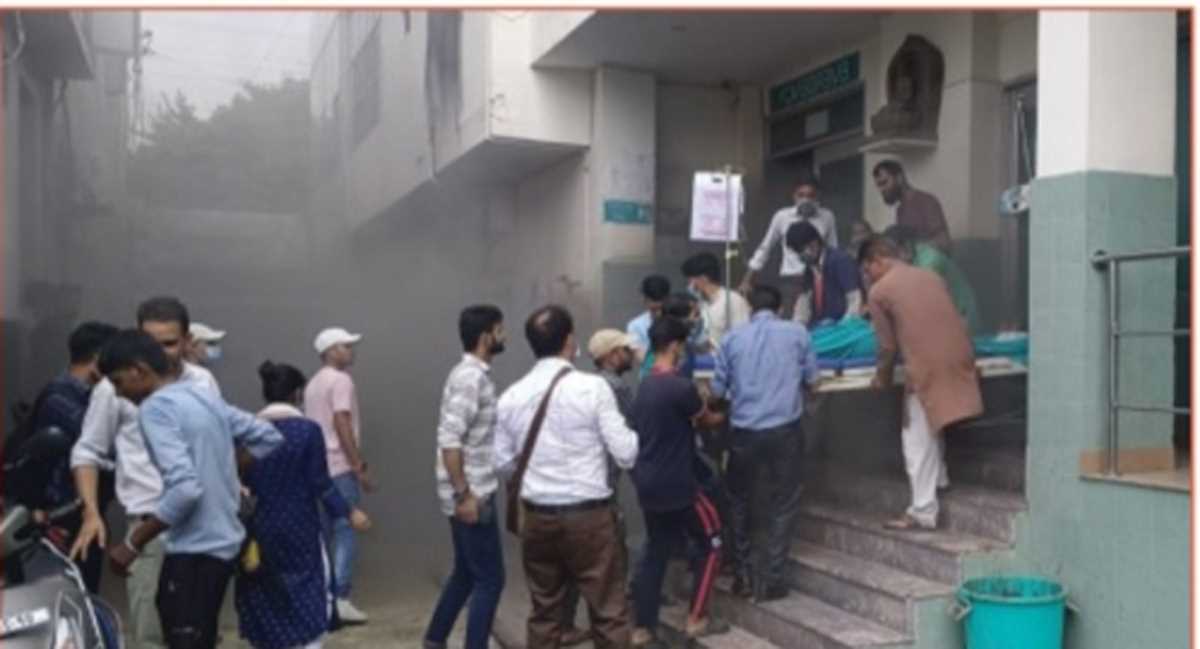 बिजनौर के बुद्धा अस्पताल में लगी आग, दमकल विभाग ने पाया काबू